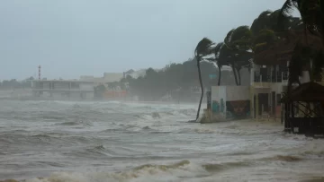 El huracán Beryl se degrada a tormenta tropical tras azotar la península de Yucatán
