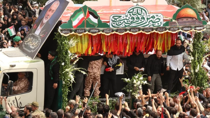 Multitudinaria procesión fúnebre en Teherán por el jefe político de Hamás, Ismail Haniyeh
