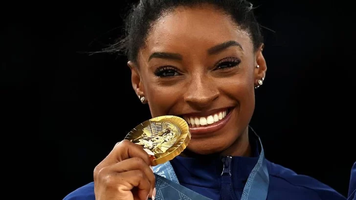 “Nada puede quebrarme”: la redención de Simone Biles en París y cómo su actuación demuestra que parar por salud mental no es un viaje sin retorno