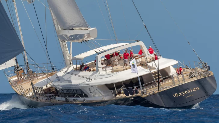 Recuperan el cuerpo del magnate británico Mike Lynch del yate de lujo naufragado en Italia mientras una persona sigue desaparecida