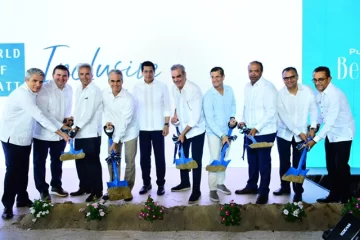 Abinader inaugura el despegue de Punta Bergantín