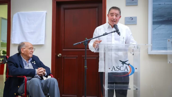 IDAC rinde homenaje al piloto y comunicador Franklin Polanco; designa con su nombre aula magna de la ASCA