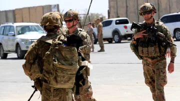 Ataque contra base en Irak deja cinco militares de EE. UU. heridos, mientras crece tensión regional