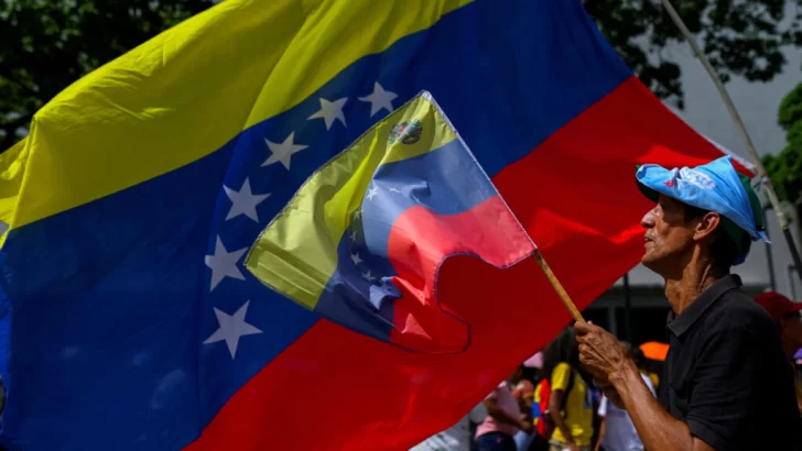 Oposición venezolana comienza protestas por el mundo en víspera de asunción presidencial