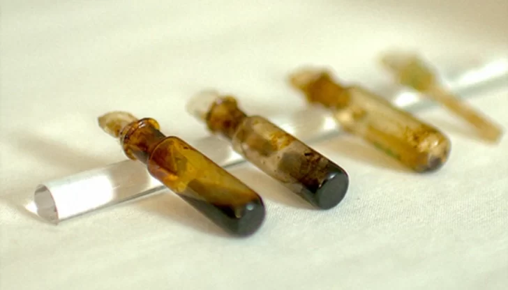 Los sorprendentes objetos del Titanic que guarda un almacén secreto al que tuvo acceso la BBC
