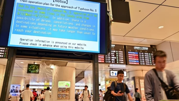 Japón: ante la llegada del tifón Ampil se cancelan vuelos y trenes en Tokio