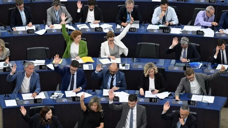 Ley inédita para regular la inteligencia artificial entra en vigor en la UE