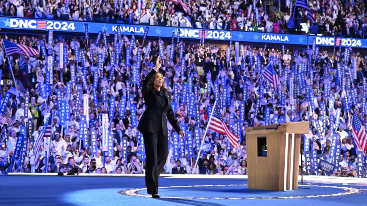 Kamala Harris y Donald Trump se lanzan a la carrera final por la Casa Blanca