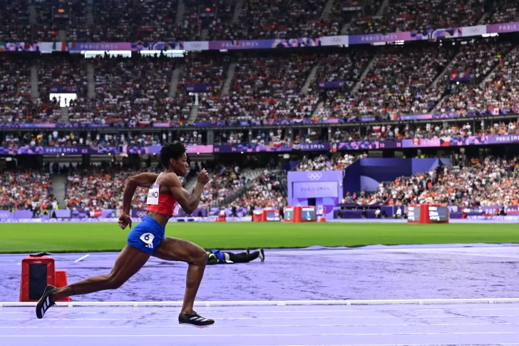 Los dominicanos celebran el oro de Marileidy Paulino