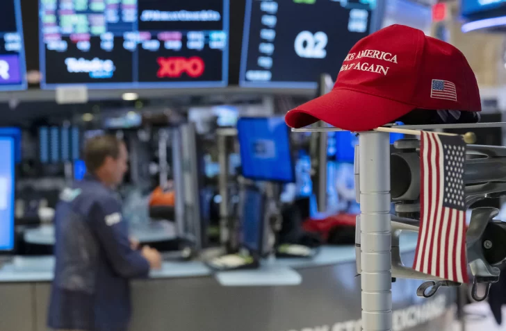 Wall Street en rojo por miedo a la recesión contemplada por Trump