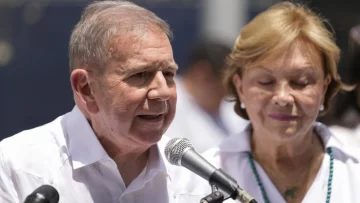 La Fiscalía venezolana cita para el lunes a Edmundo González por supuesta conspiración