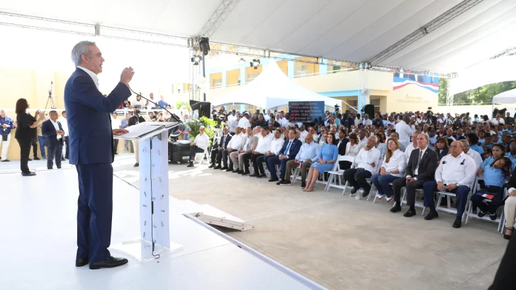 En apertura del año escolar Abinader propone un pacto por la calidad de la educación