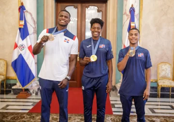 Luis Abinader recibe a los medallistas Marileidy Paulino, Yunior Alcántara y Cristian Pinales