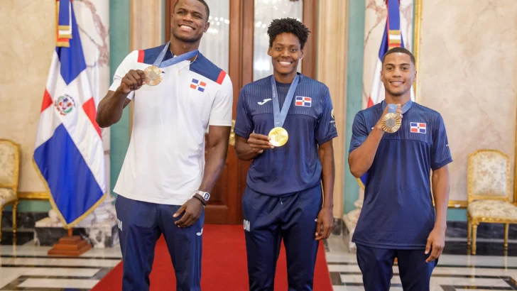 Luis Abinader recibe a los medallistas Marileidy Paulino, Yunior Alcántara y Cristian Pinales