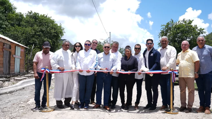 Inauguran proyectos eléctricos benefician más de mil 800 munícipes de Ocoa