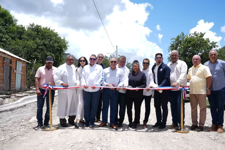 Inauguran proyectos eléctricos benefician más de mil 800 munícipes de Ocoa