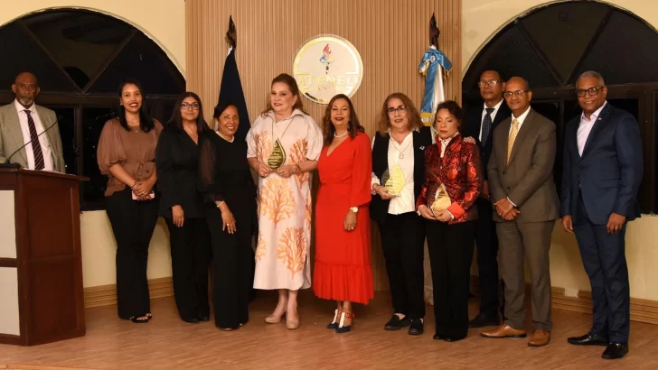 Ateneo Dominicano entrega premio Salomé Ureña a cinco destacadas mujeres