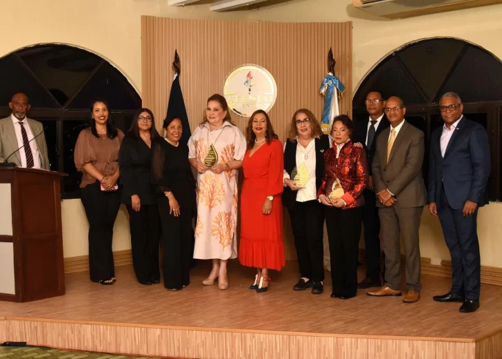 Ateneo Dominicano entrega premio Salomé Ureña a cinco destacadas mujeres