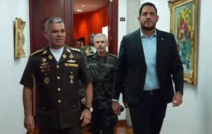 Honduras reacciona a crítica de EEUU a encuentro con general 'narco' venezolano