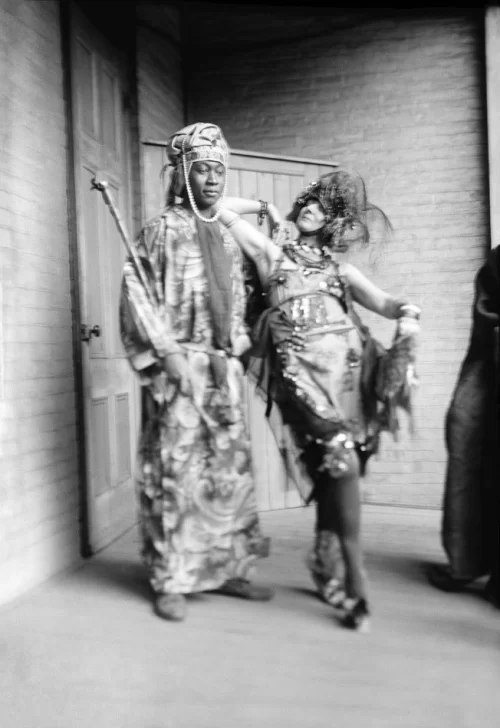 Elsa-von-Freytag-Loringhoven-y-Claude-McKay-1922-500x728