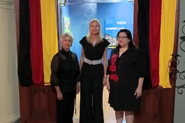 Embajada de Alemania y el Museo de la Resistencia inauguran exposición “La RDA en la cultura de la memoria”