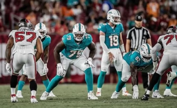 Dominicano Bayron Matos y mexicano Alarcón fuera de Dolphins y 49ers