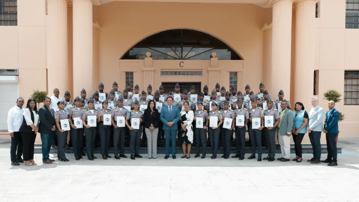 Cadetes son capacitados para auxiliar a los adictos a drogas