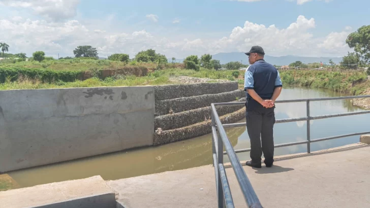 Primer ministro haitiano visita el canal de la discordia del río Masacre