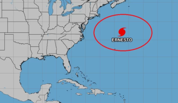 Ernesto vuelve a ser huracán y alerta a la costa este de EEUU