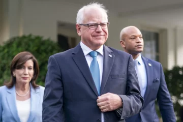 El gobernador de Minesota, Tim Walz, será candidato a vicepresidente de Harris, según CNN