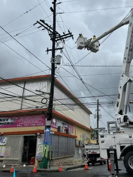 Más de 900.000 personas en Puerto Rico aún sin luz por el paso de la tormenta Ernesto