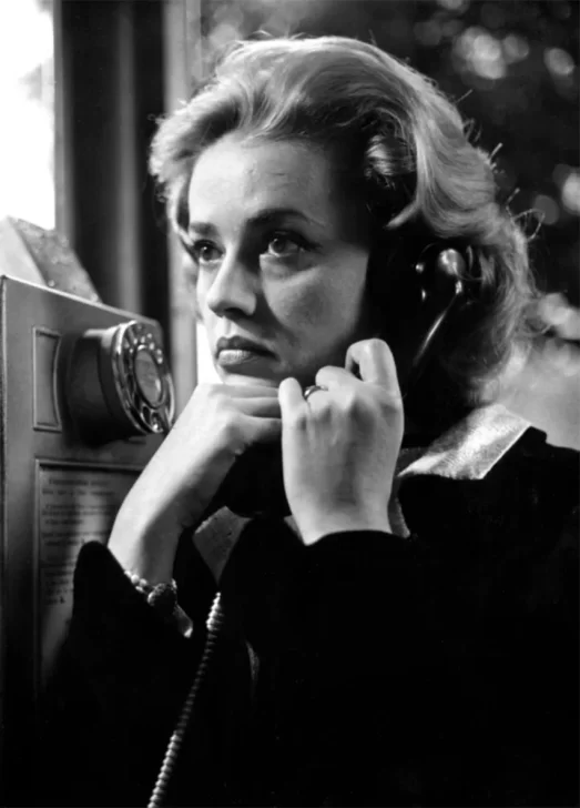 Jeanne-Moreau-523x728