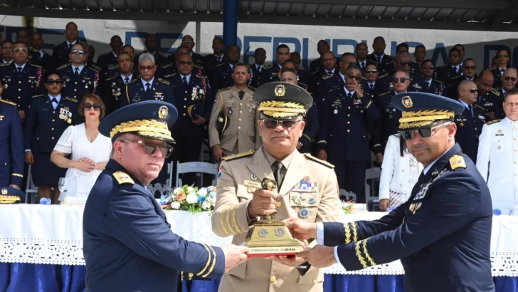 Así asumieron el mando los nuevos comandantes generales de la Fuerza Aérea y del Ejército