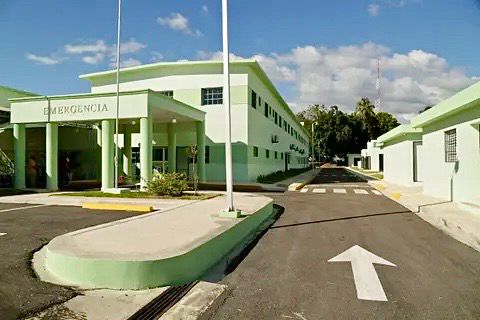 Otro-plano-del-nuevo-hospital.-Foto-Luis-Eduardo-Acosta