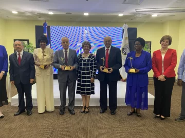 'A la Patria se le Sirve': Fundación Juan Bosch premia a cuatro figuras destacadas