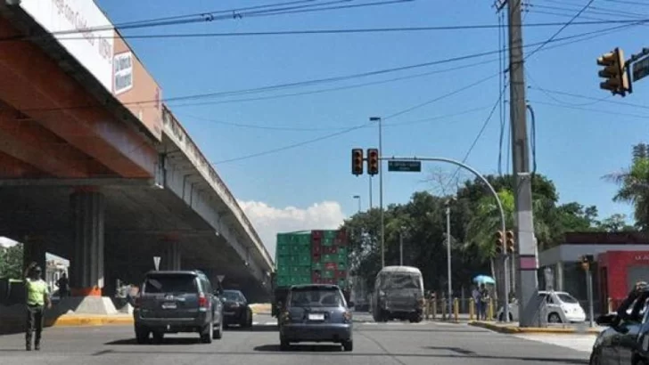 Senador Omar Fernández se hace eco del enojo ciudadano por apagón de semáforos