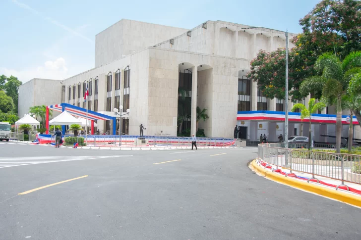 Apuran trabajos en el Teatro y el Congreso Nacional para toma de posesión