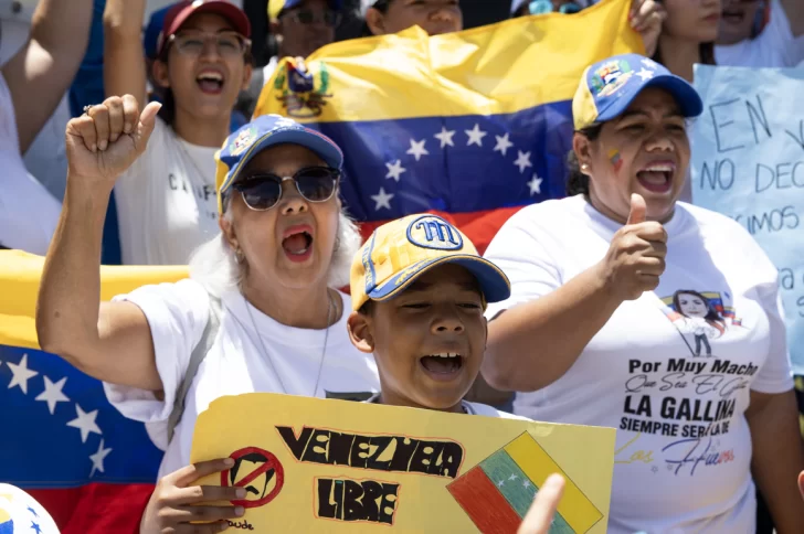 Venezolanos apoyan posición del gobierno dominicano en 'defensa de la democracia' en Venezuela