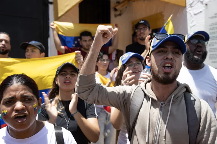 Venezolanos protestan en América y España para exigir la salida de Maduro del poder