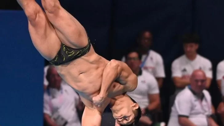 Jonathan Ruvalcaba clasifica a la final de trampolín de 3 metros