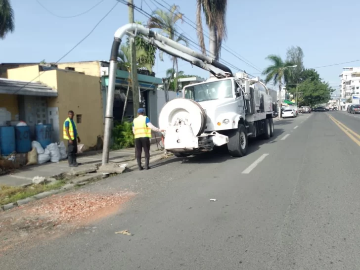 Intensifican operativos de limpieza por posibles efectos de tormenta