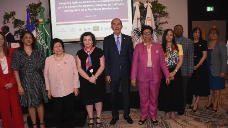 Capacitan técnicos para la elaboración de prueba de ingreso a la carrera de educación