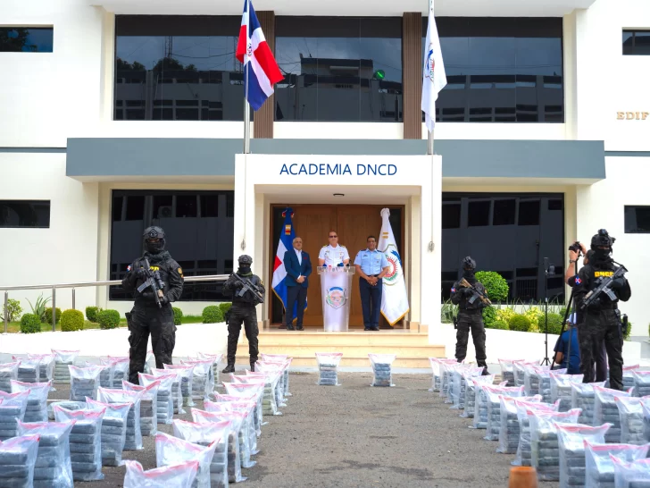 Autoridades dominicanas interceptan lancha con más de una tonelada de cocaína