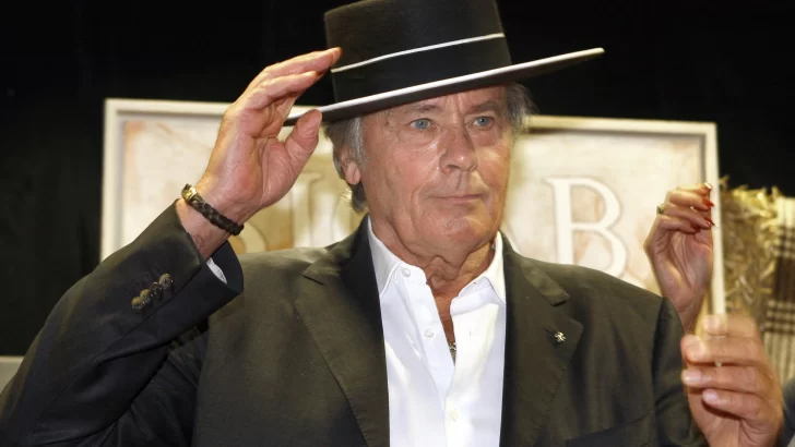 Muere a los 88 años actor Alain Delon, mito del cine francés