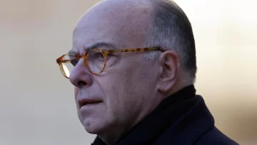 Macron recibe al Bernard Cazeneuve, cuyo nombre suena como posible primer ministro