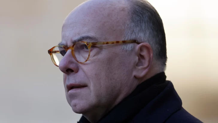 Macron recibe al Bernard Cazeneuve, cuyo nombre suena como posible primer ministro