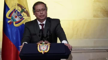 Gustavo Petro omite el paro de transportistas y denuncia la compra de software Pegasus en 2021