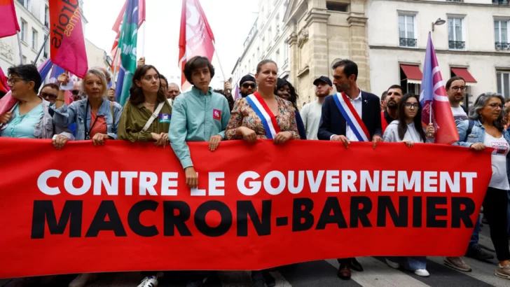 Francia: la izquierda sale a la calle contra Barnier, que todavía no ha nombrado gabinete