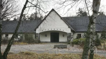 La enorme y costosa casa de campo del nazi Joseph Goebbels a las afueras de Berlín que las autoridades decidieron regalar porque nadie la quiere