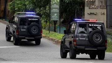 Las fuerzas de seguridad de Venezuela rodean la embajada de Argentina en Caracas mientras crece la tensión con Brasil por la custodia del edificio